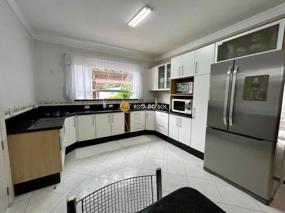 Imagem Casa com piscina 5 quartos à venda Praia Bombinhas SC