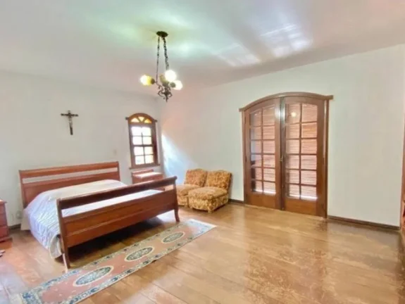 Imagem EXCELENTE CASA NO MANGABEIRAS COM 05 QUARTOS,02 SUÍTES E 04 VAGAS.