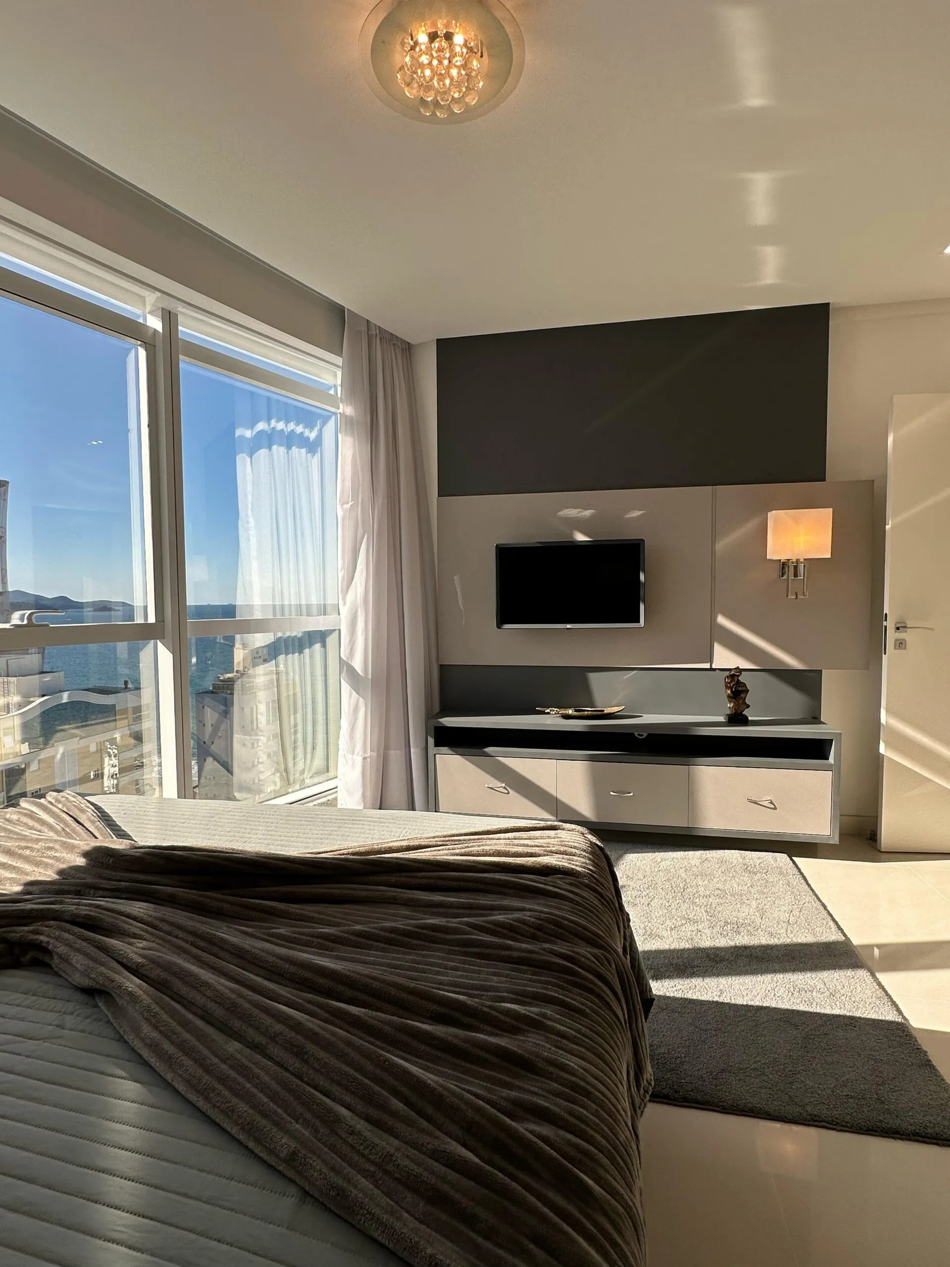 Imagem Apartamento com vista para o mar à venda com 229m2 por R$ 5.500.000,00