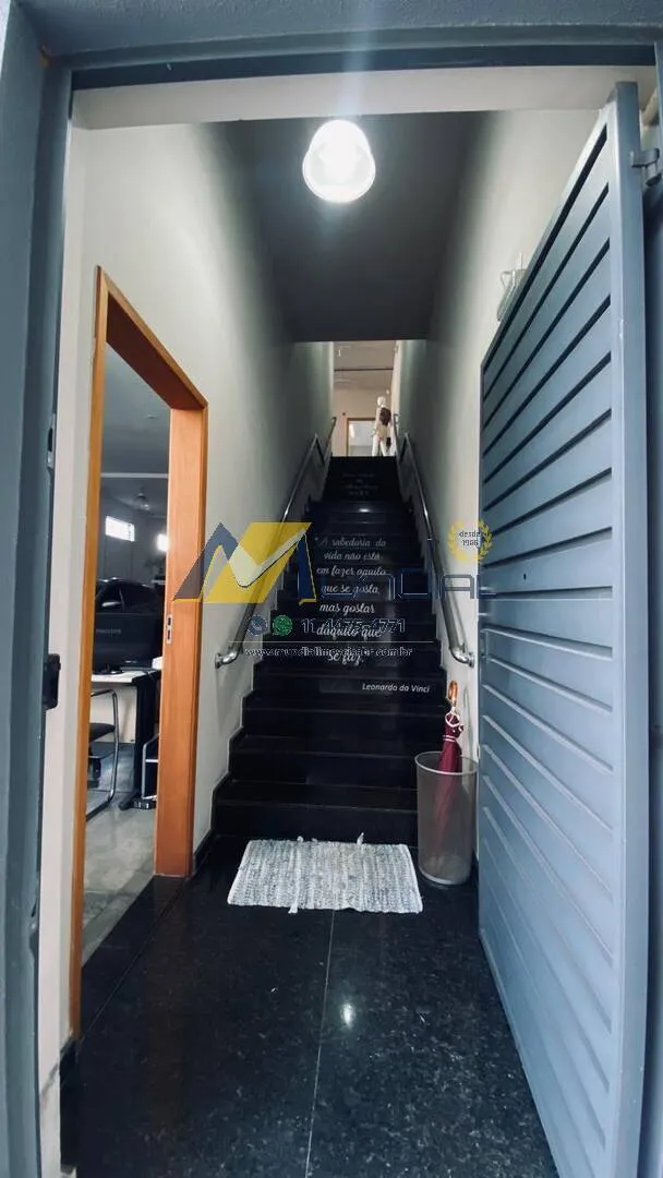 Imagem Galpão Comercial com 399m² à Venda por R$ 2,9 Milhões