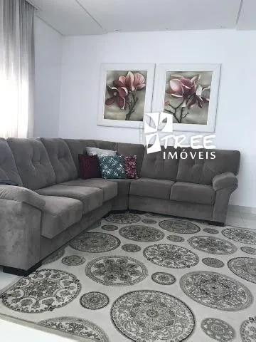 Imagem VENDA DE SOBRADO NO CONDOMÍNIO ARUJÁ V, EM ARUJÁ/SP, 340m² com 3 suítes, suíte master, espaço gourmet, sacadas, piscina, ofurô e 2 vagas. CONSULTE-NOS