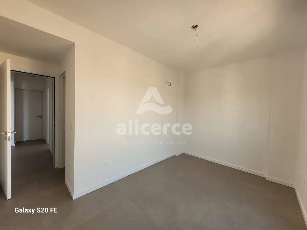 Imagem Apartamento à venda com 03 dormitórios e 01 suíte,no Jardim Eldorado - Palhoça.