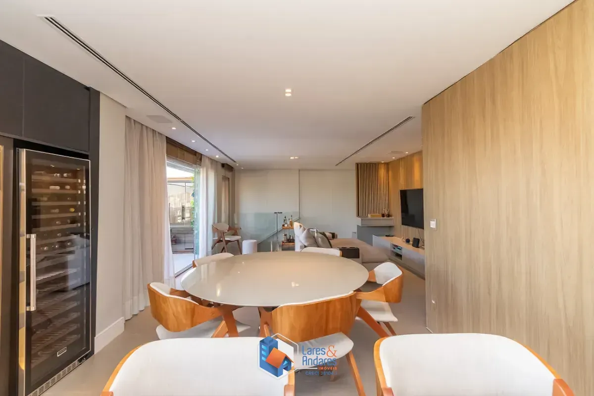 Imagem Cobertura para venda e locação em Pinheiros com 3 quartos, sendo 1 suíte, 198m²