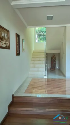 Imagem Elegante Casa em Condomínio em Santo Antônio Pinhal!