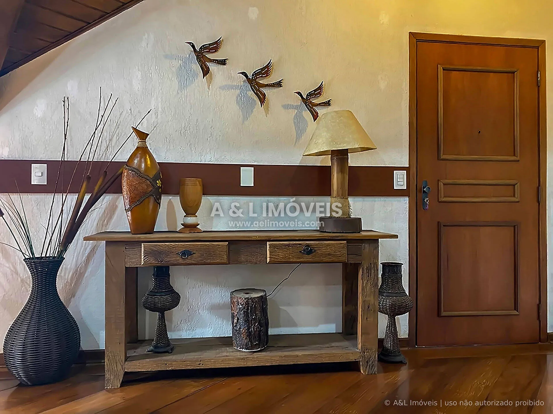 Imagem Apartamento Campos do Jordão - Lareira, Varanda e Porteira Fechada