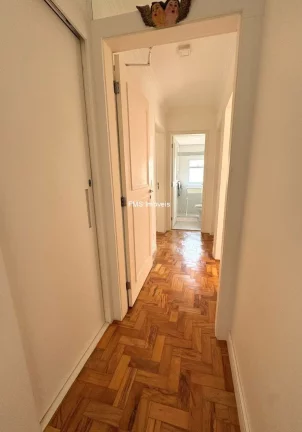 Imagem Apartamento à venda em Moema, 3 quartos sendo 1 suíte, 3 banheiros, 1 vaga de garagem.
