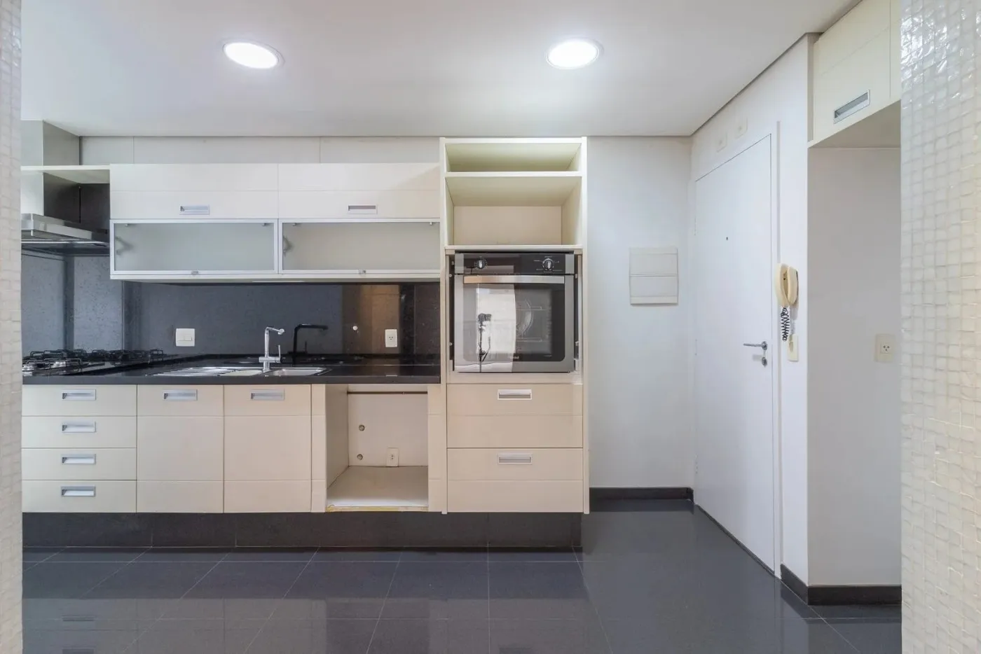 Imagem Apartamento para Venda em São Paulo, Pinheiros, 3 dormitórios, 1 suíte, 2 banheiros, 2 vagas
