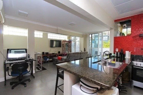 Imagem Bela cobertura 2 quartos com suíte e vaga coberta, sacada e piscina - 123m² - Bairro Petrópolis