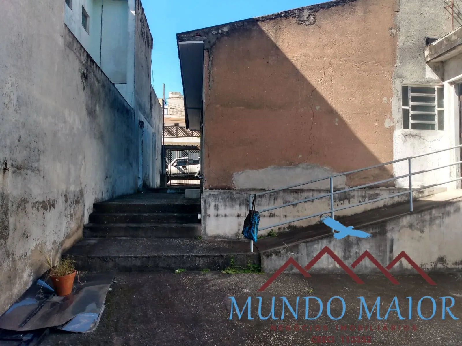Imagem Casa Térrea no Taboão: 2 Dorms, 3 Vagas e 290m²-Diadema -Sp.