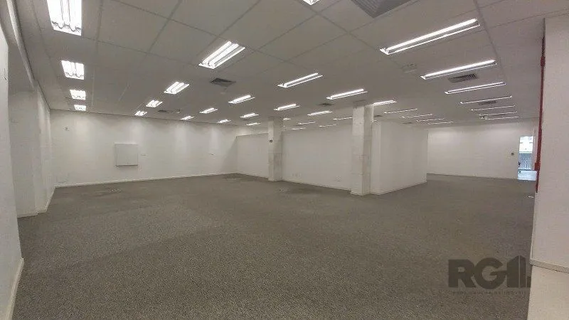 Imagem MÁFFER IMÓVEIS ALUGA -PRÉDIO COMERCIAL Rua General Câmara, 253 Centro Histórico - Porto Alegre/RS