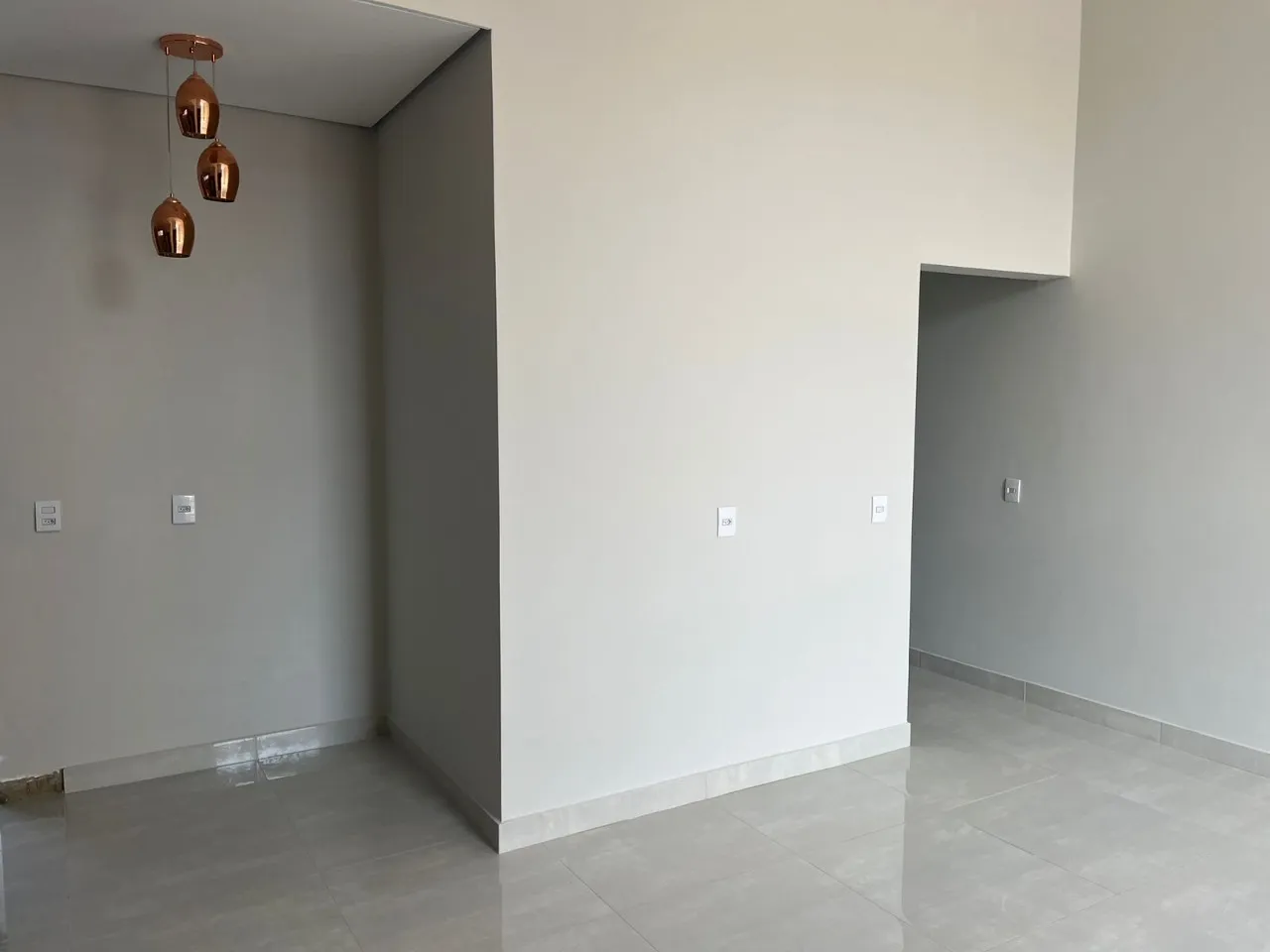 Imagem Casa de alto padrão em condomínio no Brigadeiro Tobias, Sorocaba-SP: 3 quartos, 3 suítes, 1 sala, 4 banheiros, 4 vagas, 198m². Venda ou aluguel!