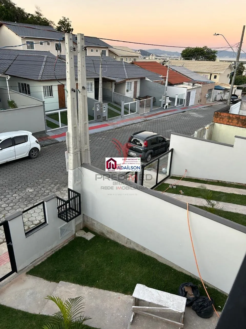 Imagem Lindos sobrados a venda com 3 dormitórios sendo 1suíte com sacada, em Palhoça SC