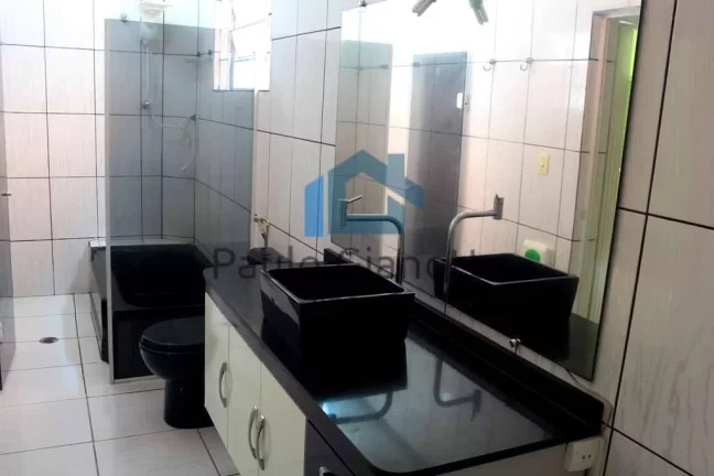Imagem Imóvel à venda com 03 casas independentes em Cotia
