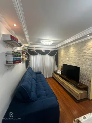 Apartamento reformado de 60m² e dois dormitórios a venda