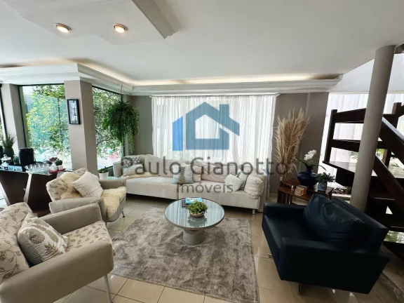 Imagem Casa espetacular à venda em Condomínio na Granja Viana