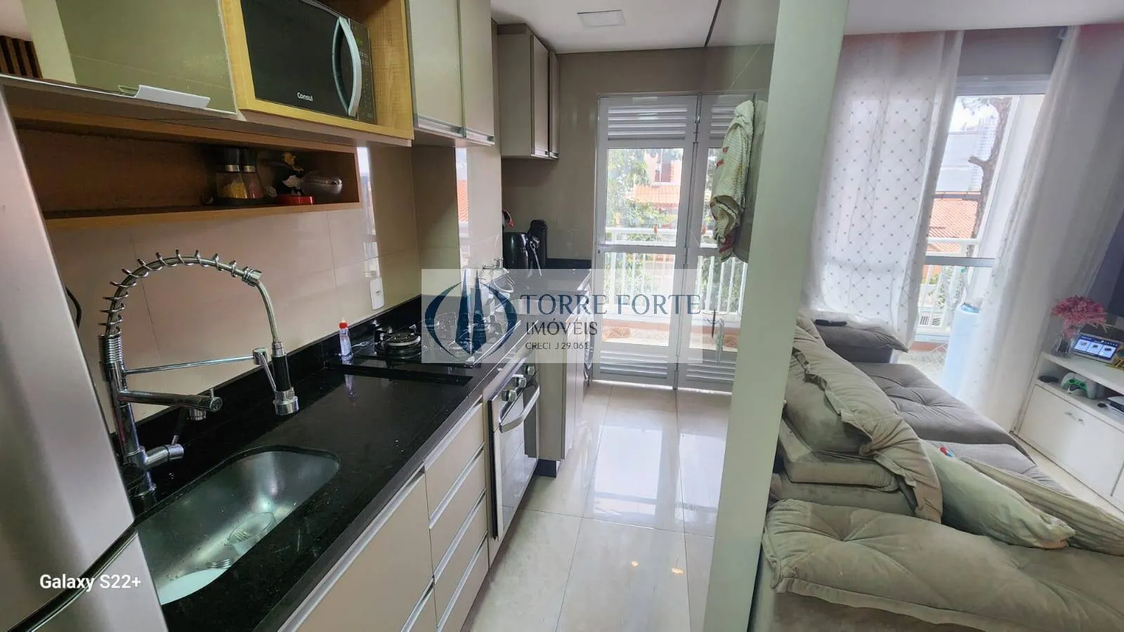 Imagem Apartamento de 2 dormitórios com sacada na Vila Carmosina