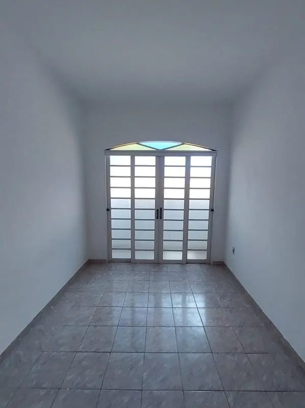 Imagem Prédio inteiro com 04 aptos e salão comercial - J.do Vale, Guaratinguetá - SP