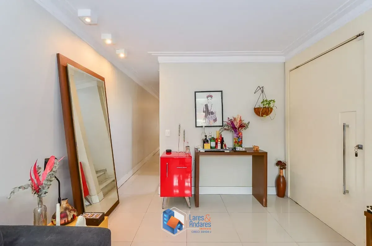 Imagem Sobrado para venda em Jardim das Vertentes com 3 quartos, sendo 1 suíte, 160m²