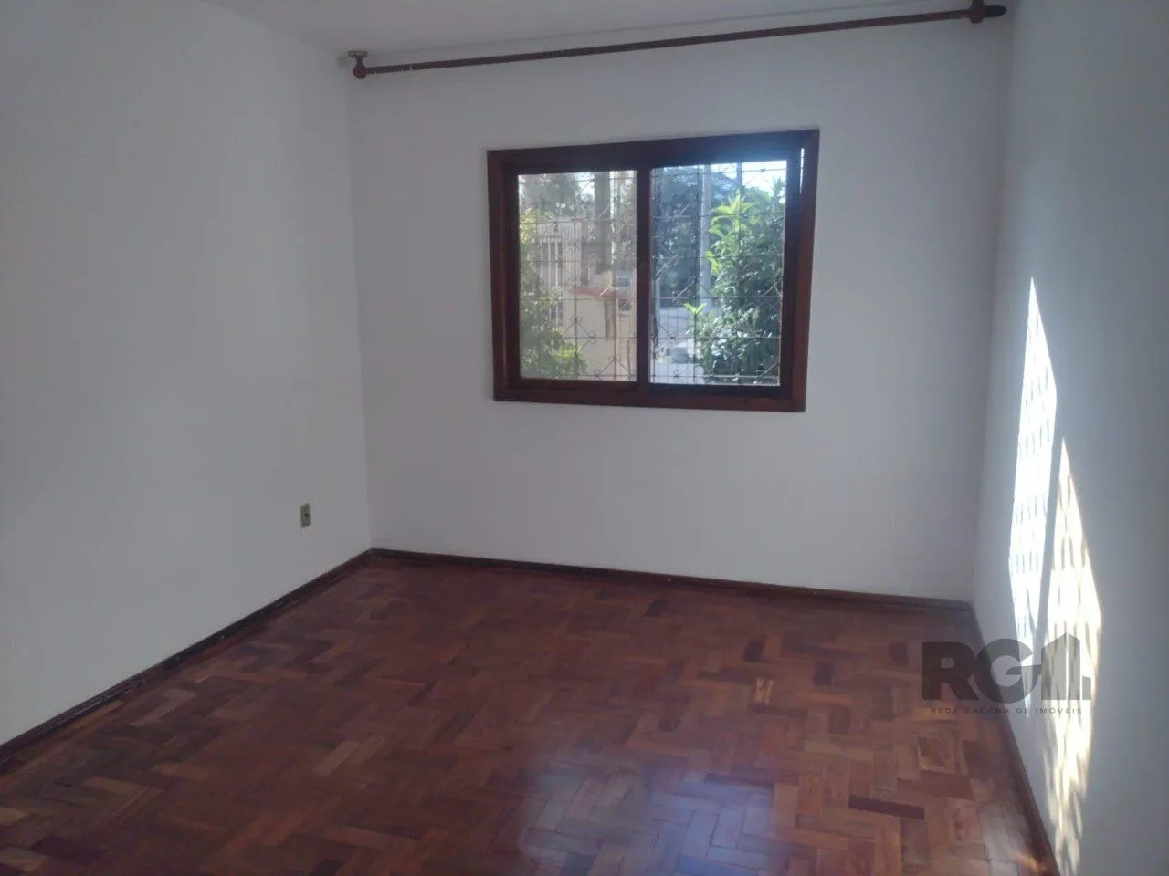 Imagem Casa 2 dormitórios, 1 vaga, Bairro Vila Cachoeirinha
