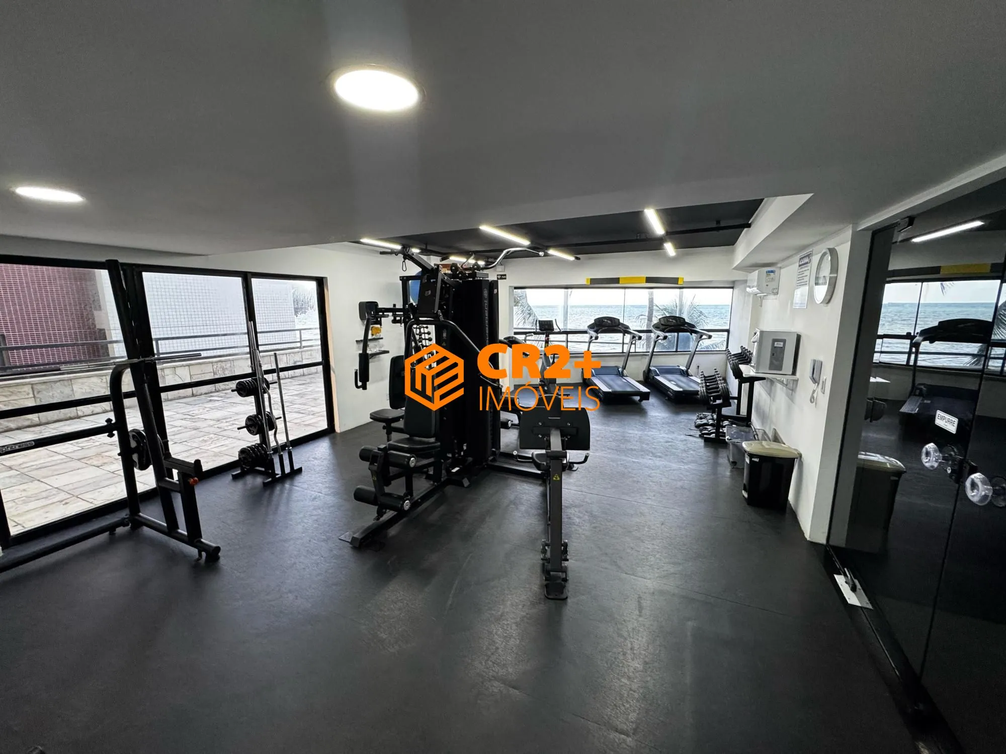 Imagem VENDO APARTAMENTO À BEIRA-MAR NA AVENIDA BOA VIAGEM - RECIFE 150m² -3 suítes