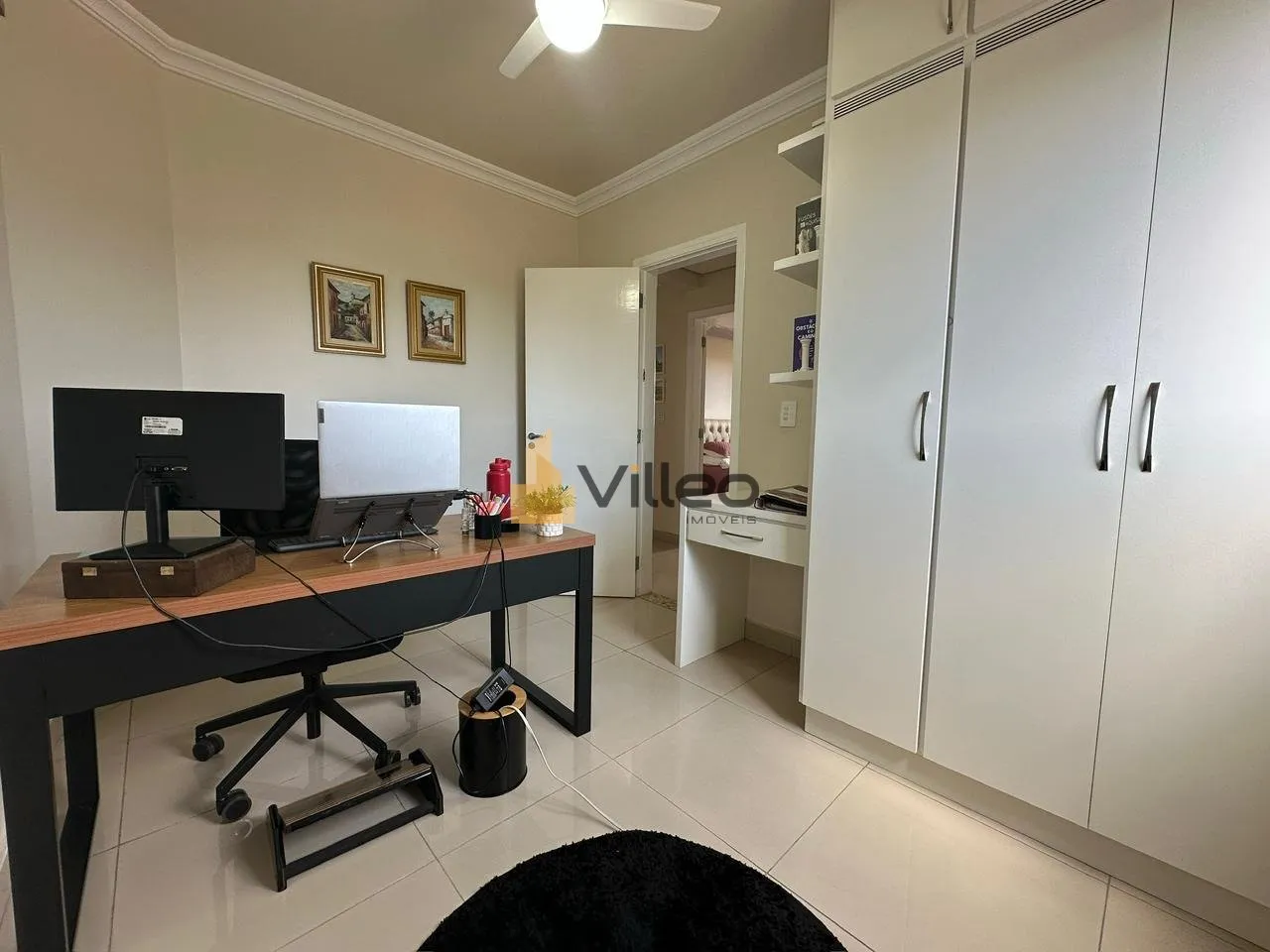 Imagem Descubra seu novo lar no Edifício Treviso! Este elegante apartamento, localizado no 5º andar e com...