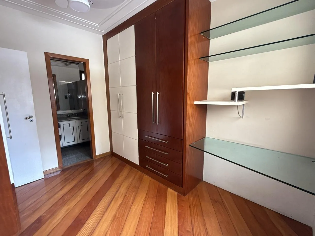 Imagem Apartamento com 4 quartos à venda em Vila Velha