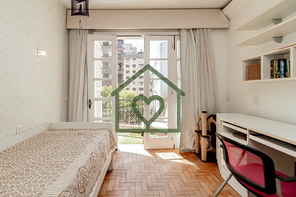 Imagem Excelente apartamento semi-mobiliado à venda na Rua Silva Jardim, no bairro Mont Serrat, em Porto A...