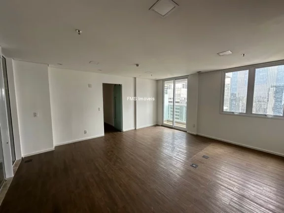 Imagem Conjunto Comercial na Chácara Santo Antônio de 316m²