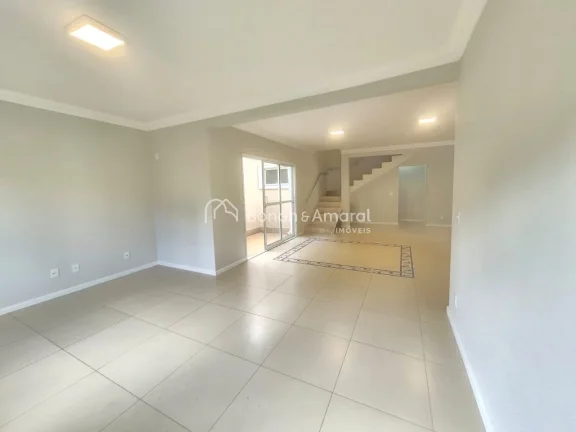 Imagem Sobrado de 202 m² à venda em condomínio exclusivo com apenas 12 casas, localizado no bairro Santa...