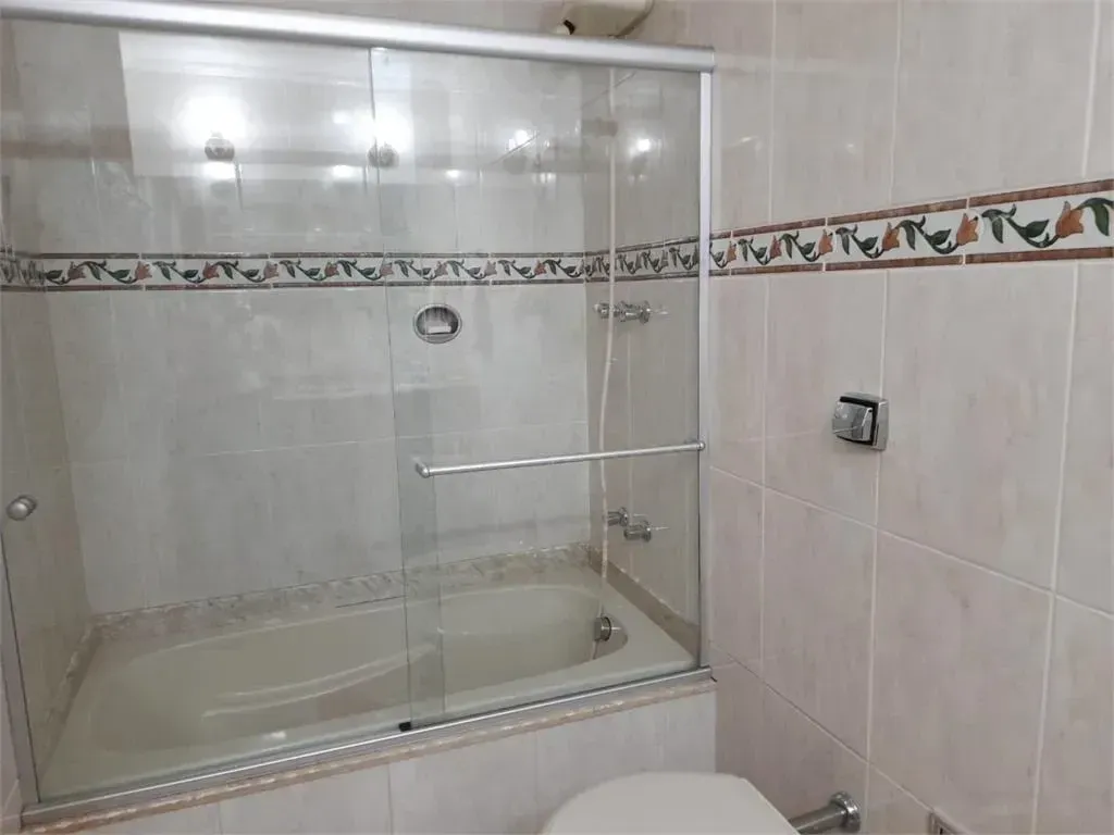 Imagem Casa com 4 Quartos à Venda, 200 m² em Parque Continental - São Paulo