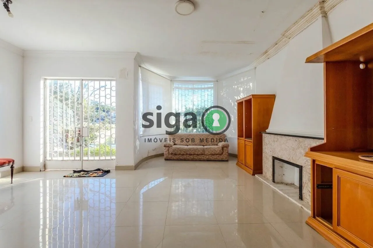 Imagem Casa a venda no bairro do Pacaembu, com 4 quartos e 4 vagas.