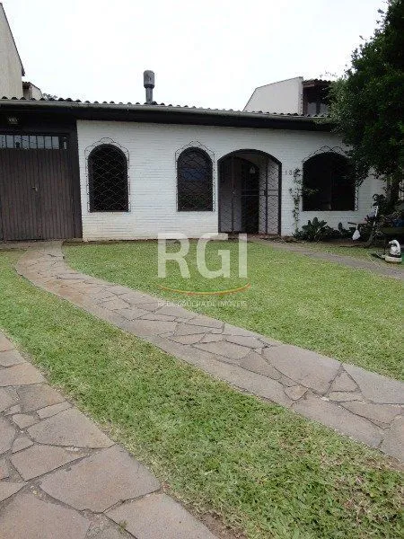 Casa para Venda - 100m², 3 dormitórios, 4 vagas - Guarujá