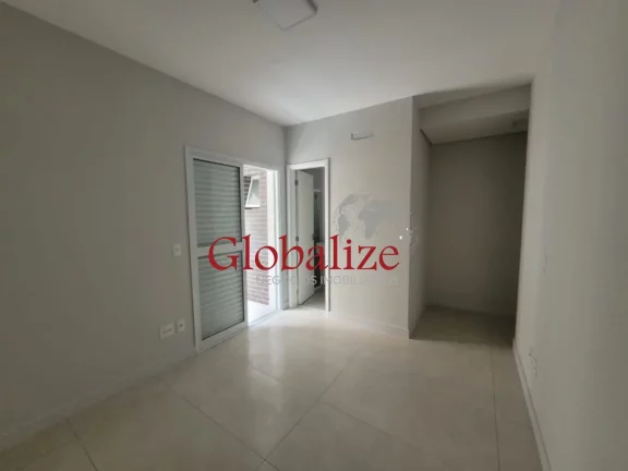 Imagem Apartamento à venda com 82m², 2 suites, varanda com Grill, piscina, vaga demarcada por R$875.000,00 na Ponta da Praia em Santos