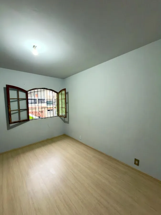 Imagem Casa para Venda em Santo André, Vila Vitória, 3 dormitórios, 1 suíte, 3 banheiros, 8 vagas