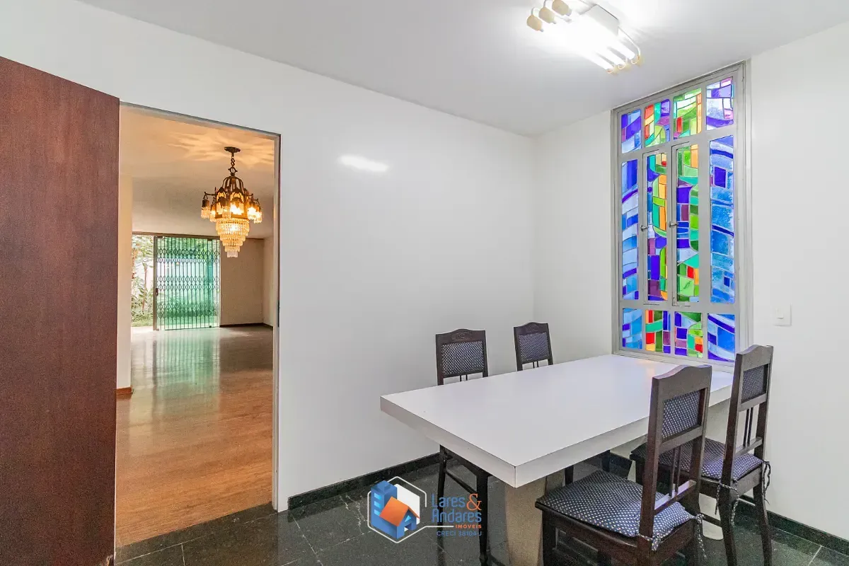 Imagem Casa para venda em Granja Julieta com 3 quartos, sendo 2 suítes, 438m²