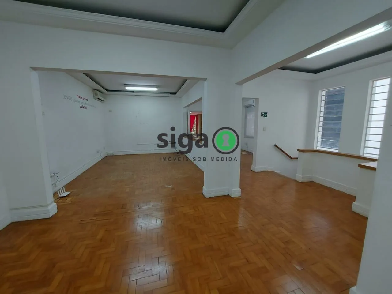Imagem Casa Comercial para Locação em Pinheiros, com 350m² com 8 vagas, Sem mobilia