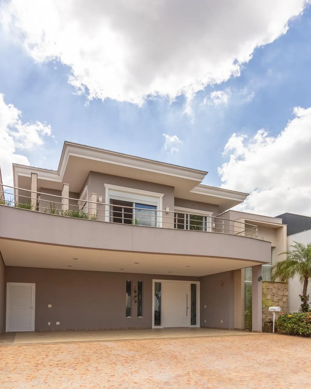 Imagem Sobrado com 3 suítes, piscina aquecida e suíte master de 60 m² no Sunset Condomínio Residencial