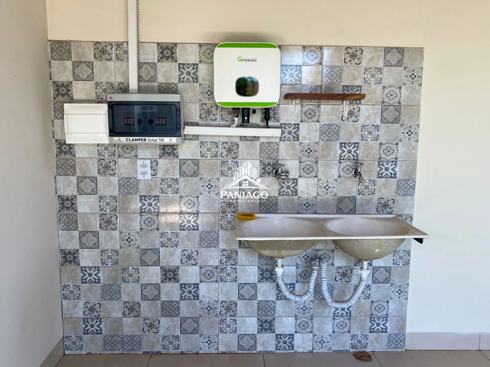 Imagem Casa à Venda no Condomínio Juliana em Várzea Grande - 3 Quartos e Energia Solar