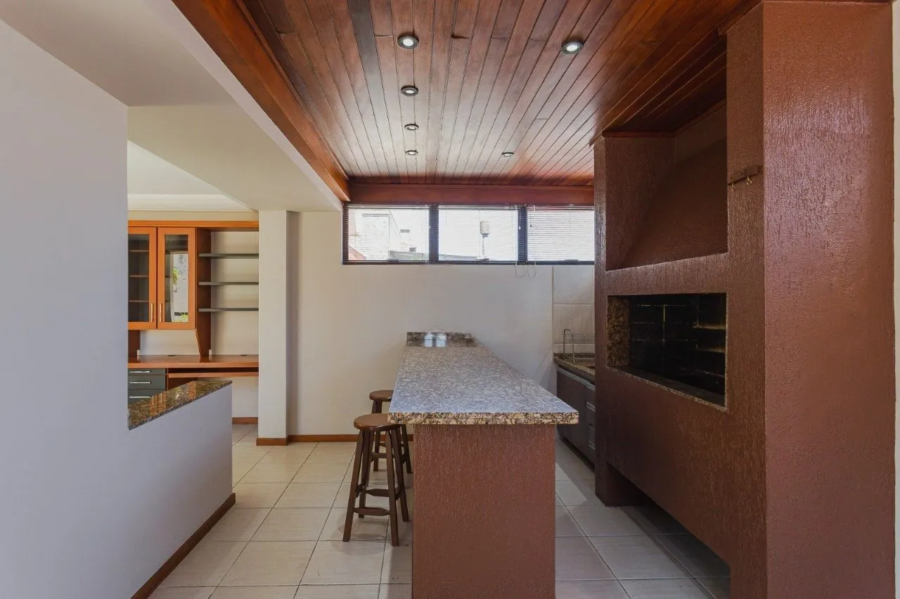Imagem Cobertura charmosa com terraço e 2 vagas no Petrópolis