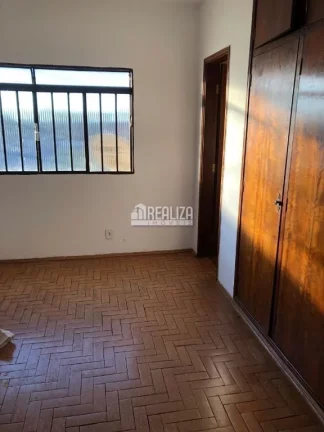 Imagem Apartamento à venda com 3 dormitórios no Bairro Olinda, Uberaba