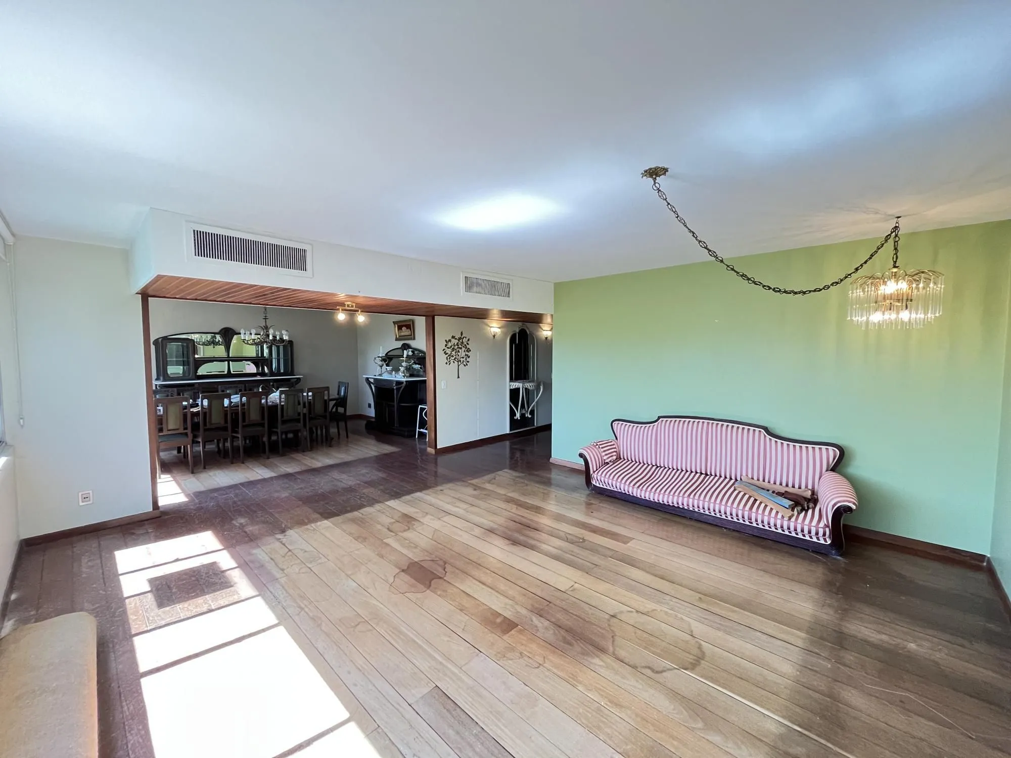Imagem Apartamento de 3 quartos, suíte e 2 vagas de garagem no bairro Auxiliadora POA