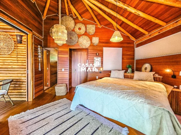 Imagem Casa de Luxo à Beira Mar em Angra dos Reis: 6 Suítes, 7 Salas, 950m² - Piscina, Churrasqueira e Deck Privativo