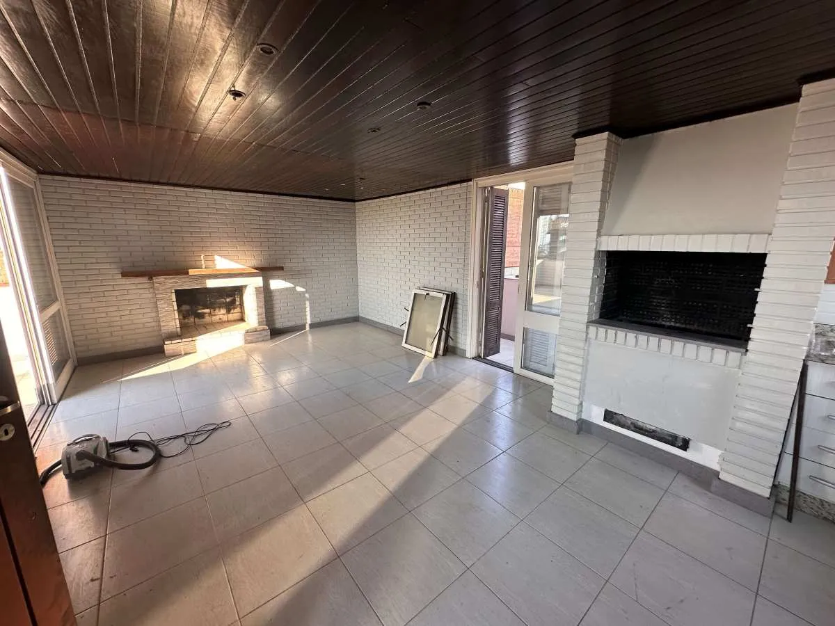 Imagem Cobertura à venda em Torres, predial, com 3 quartos, 252,00m2