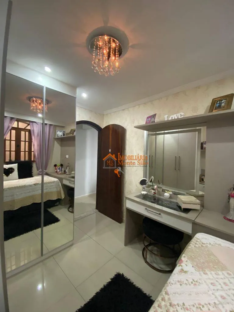 Imagem Sobrado com 6 dormitórios à venda, 300 m² por R$ 900.000,00 - Vila Nova Bonsucesso - Guarulhos/SP