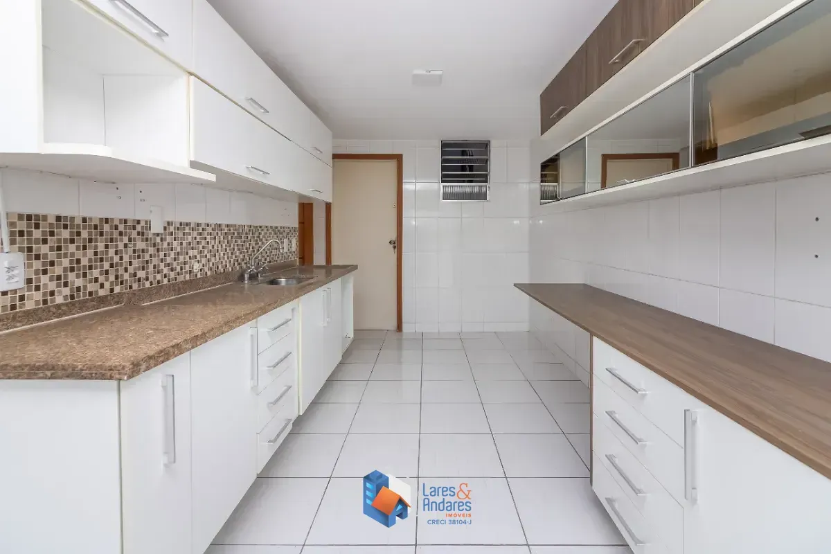 Imagem Sobrado para venda em Saúde com 3 quartos, sendo 1 suíte, 191m²
