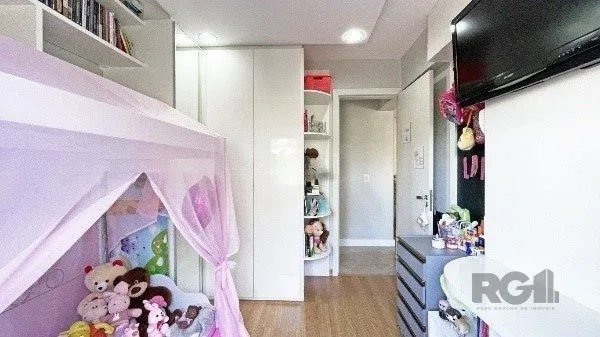 Imagem Apartamento de 2 dormitórios, 1 suíte e 1 vaga de garagem coberta e escriturada no bairro Floresta