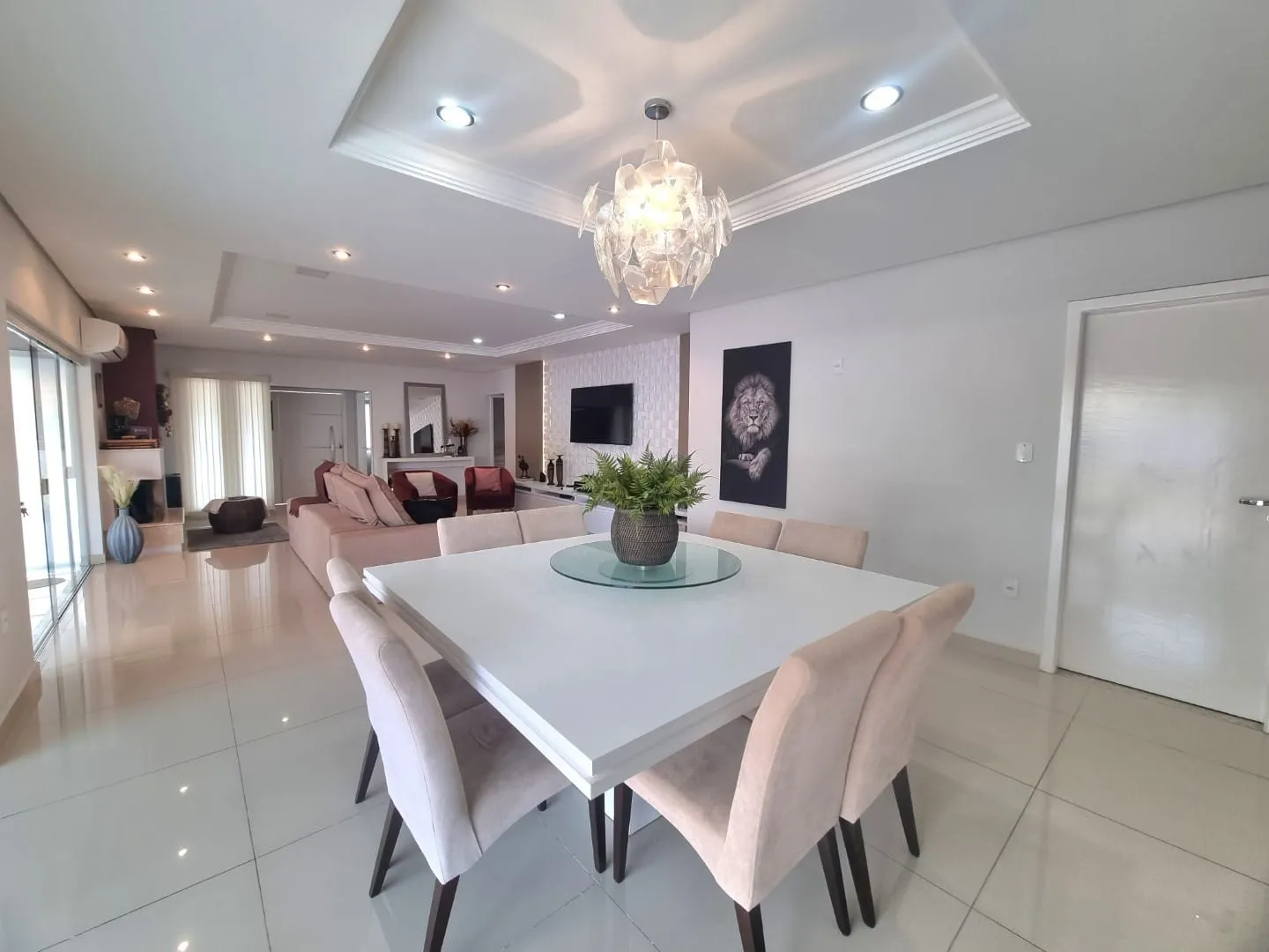 Imagem Casa Térrea de Esquina - Sofisticação, Conforto e Sustentabilidade