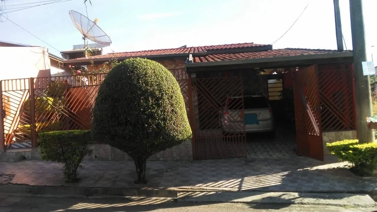 Imagem Casa à venda 5 Quartos, 1 Suite, 1 Vaga, 250M², Residencial Mombaça, Pindamonhangaba - SP