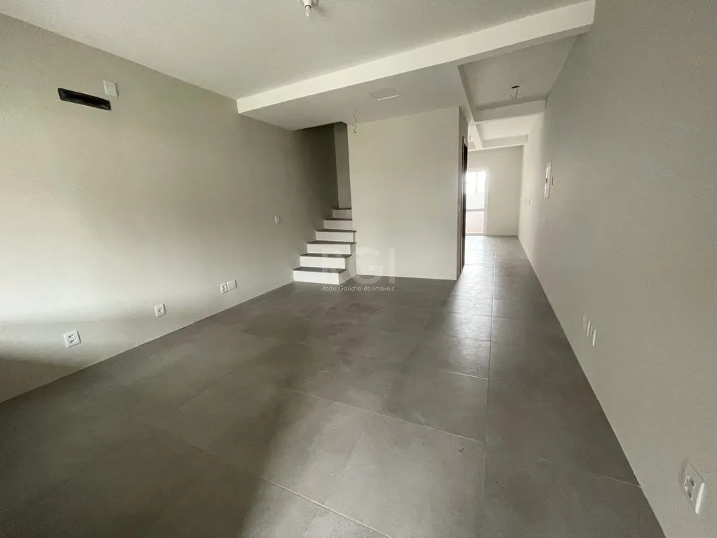 Imagem Casa 3 dormitórios, sendo 1 suites, 2 vagas - Guarujá, Porto Alegre RS