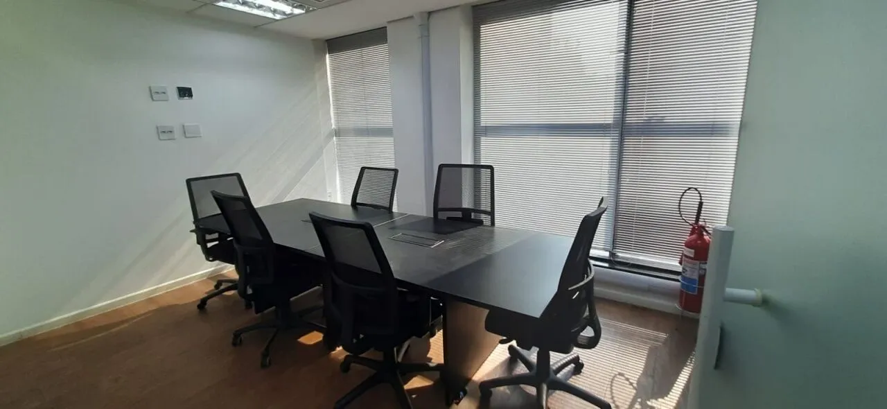 Imagem Andar Corporativo Mobiliado em Frente ao Shopping Vila Olímpia.